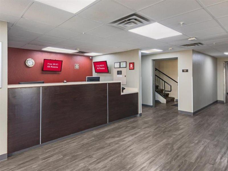 Red Roof Inn & Suites Austin East - Manor Exterior photo