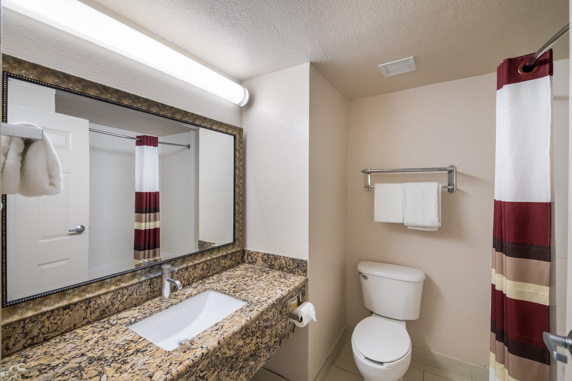 Red Roof Inn & Suites Austin East - Manor Exterior photo