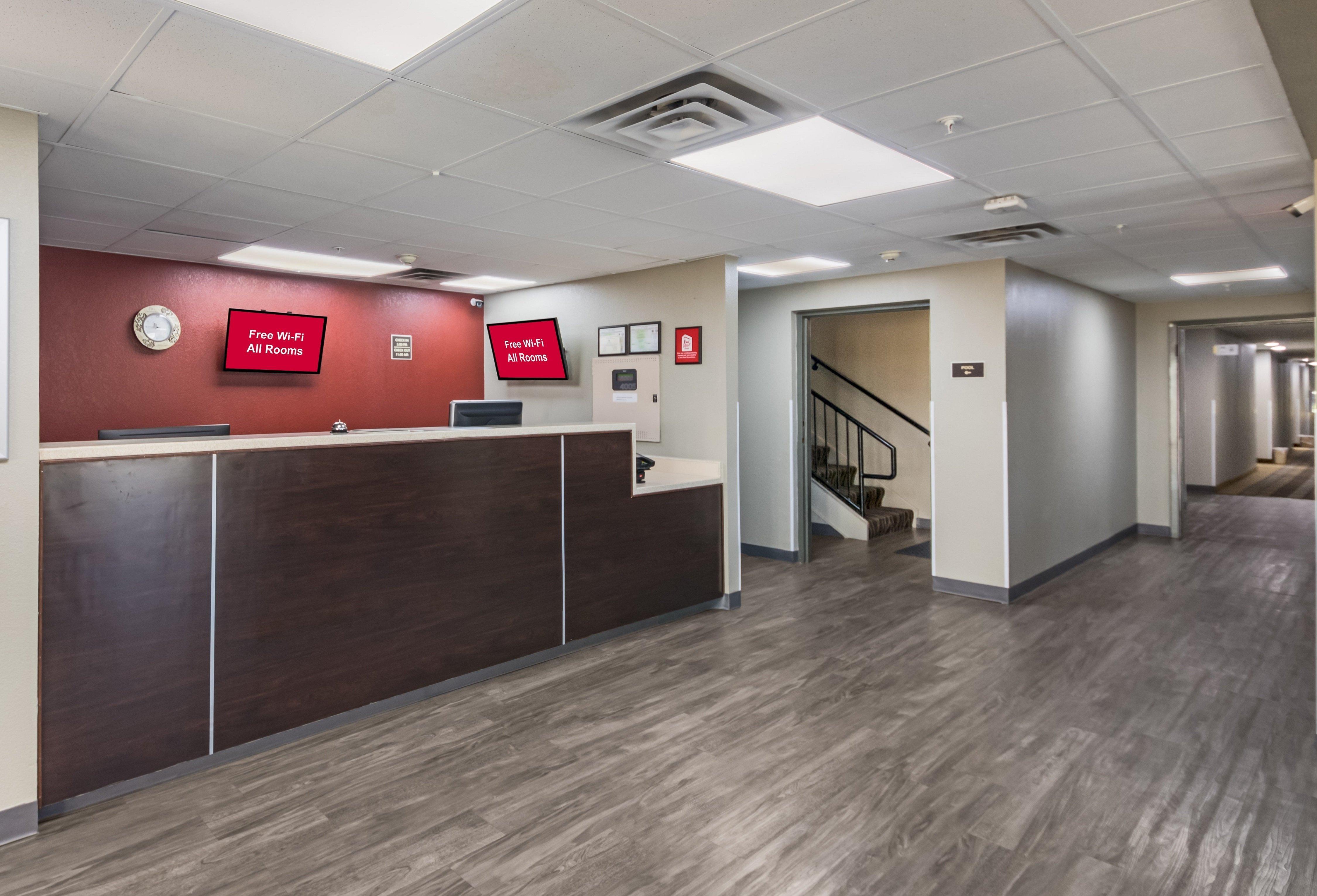 Red Roof Inn & Suites Austin East - Manor Exterior photo