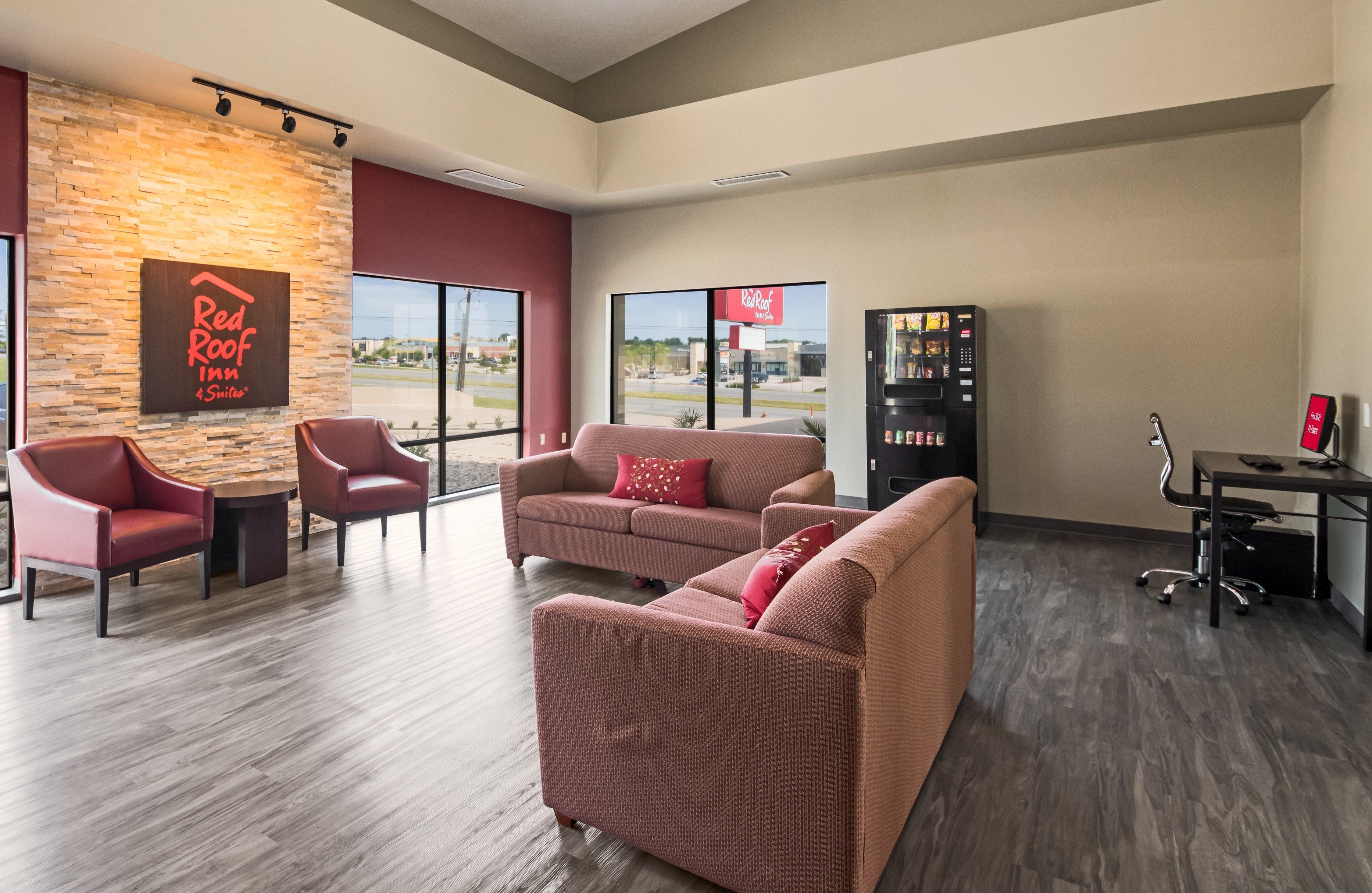 Red Roof Inn & Suites Austin East - Manor Exterior photo