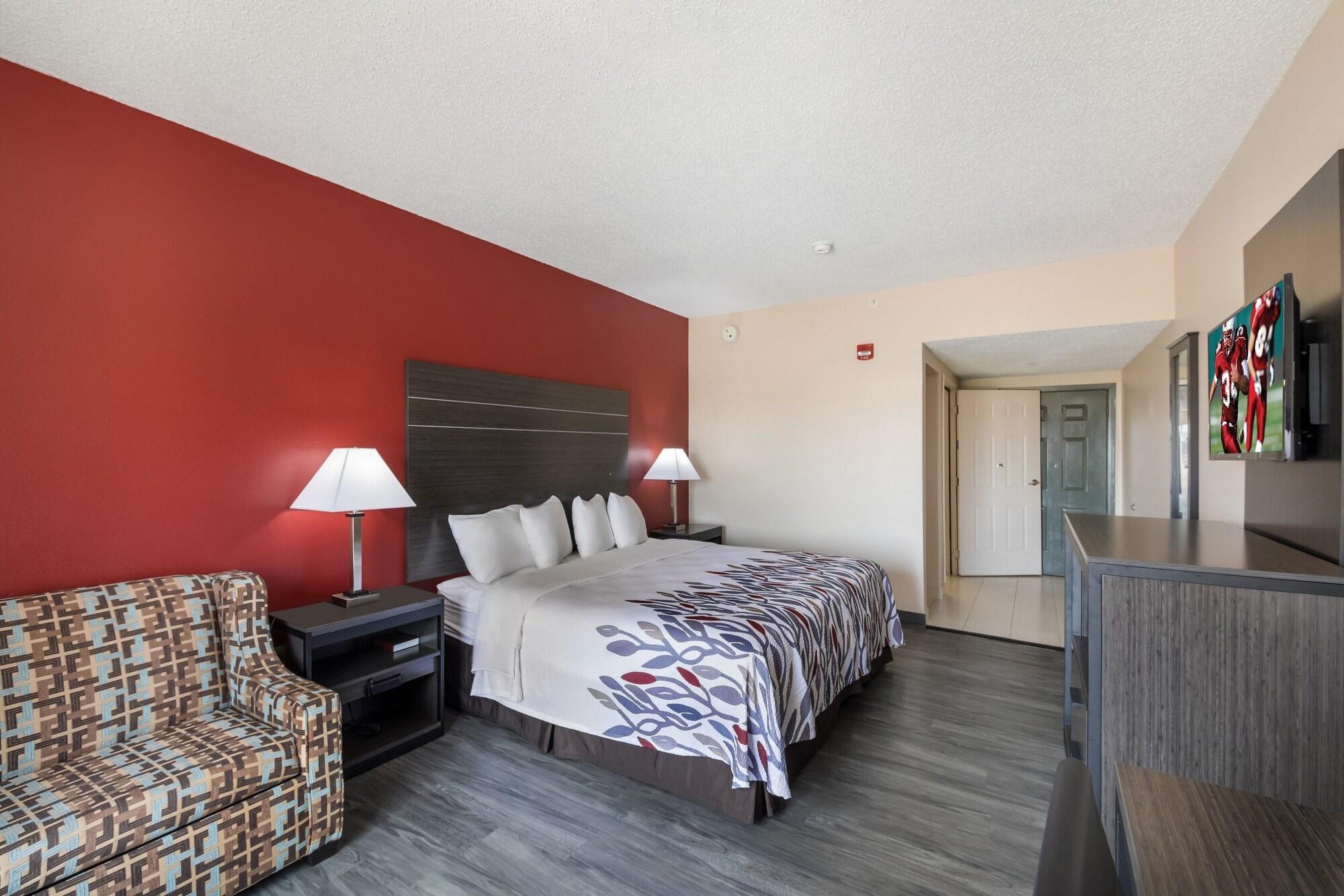 Red Roof Inn & Suites Austin East - Manor Exterior photo