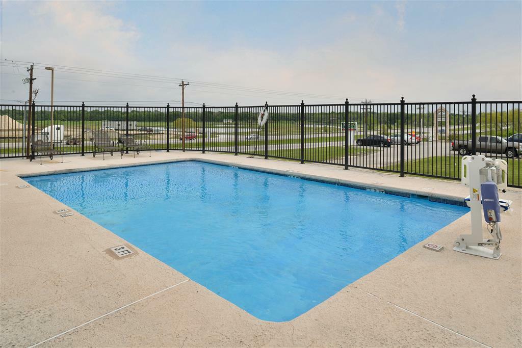Red Roof Inn & Suites Austin East - Manor Facilities photo
