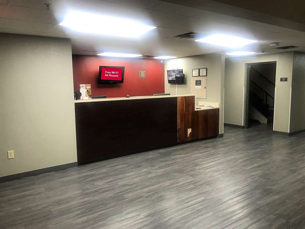 Red Roof Inn & Suites Austin East - Manor Interior photo